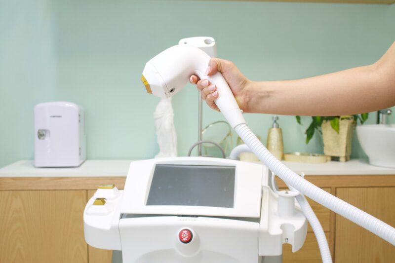 Laser hair removal machine 